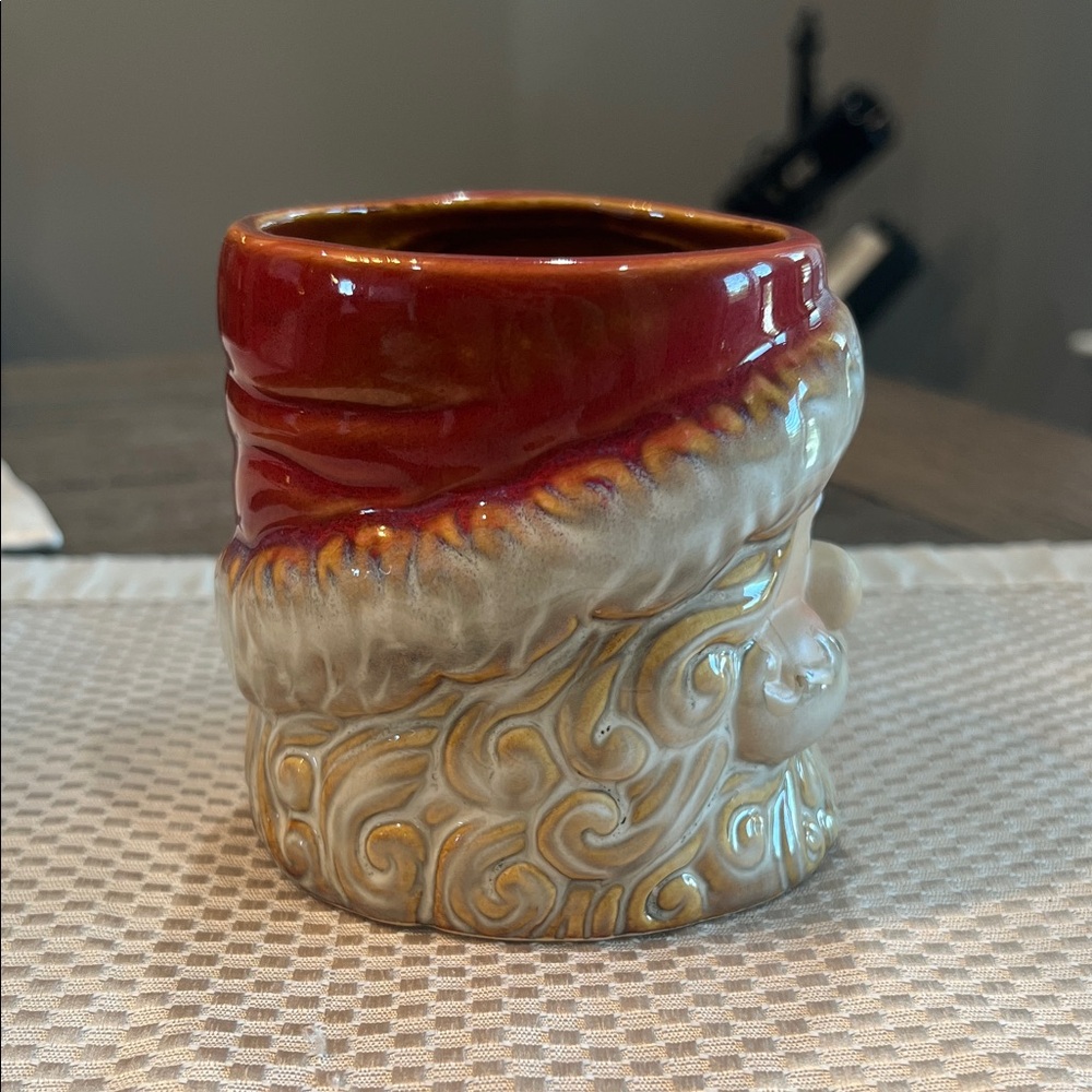 Santa Claus Ceramic 3-D Mug - Picture 5 of 15